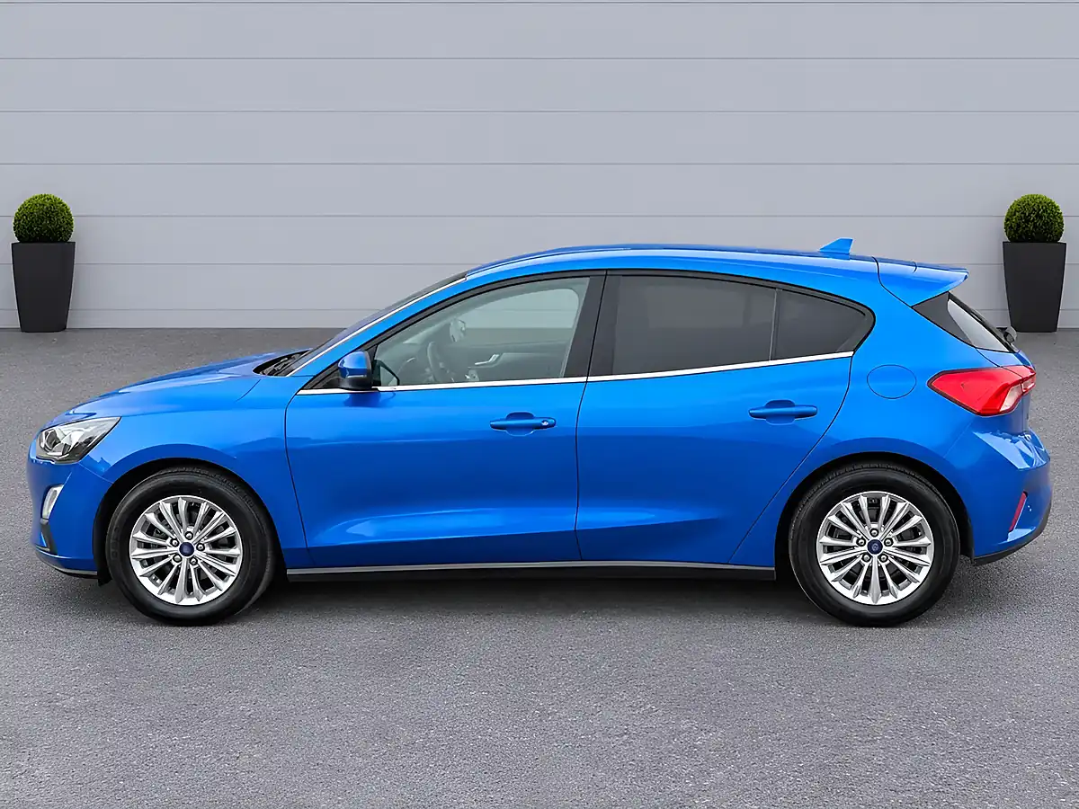 Used 2020 Ford Focus Titanium Blue - Interior and Exterior details 9
