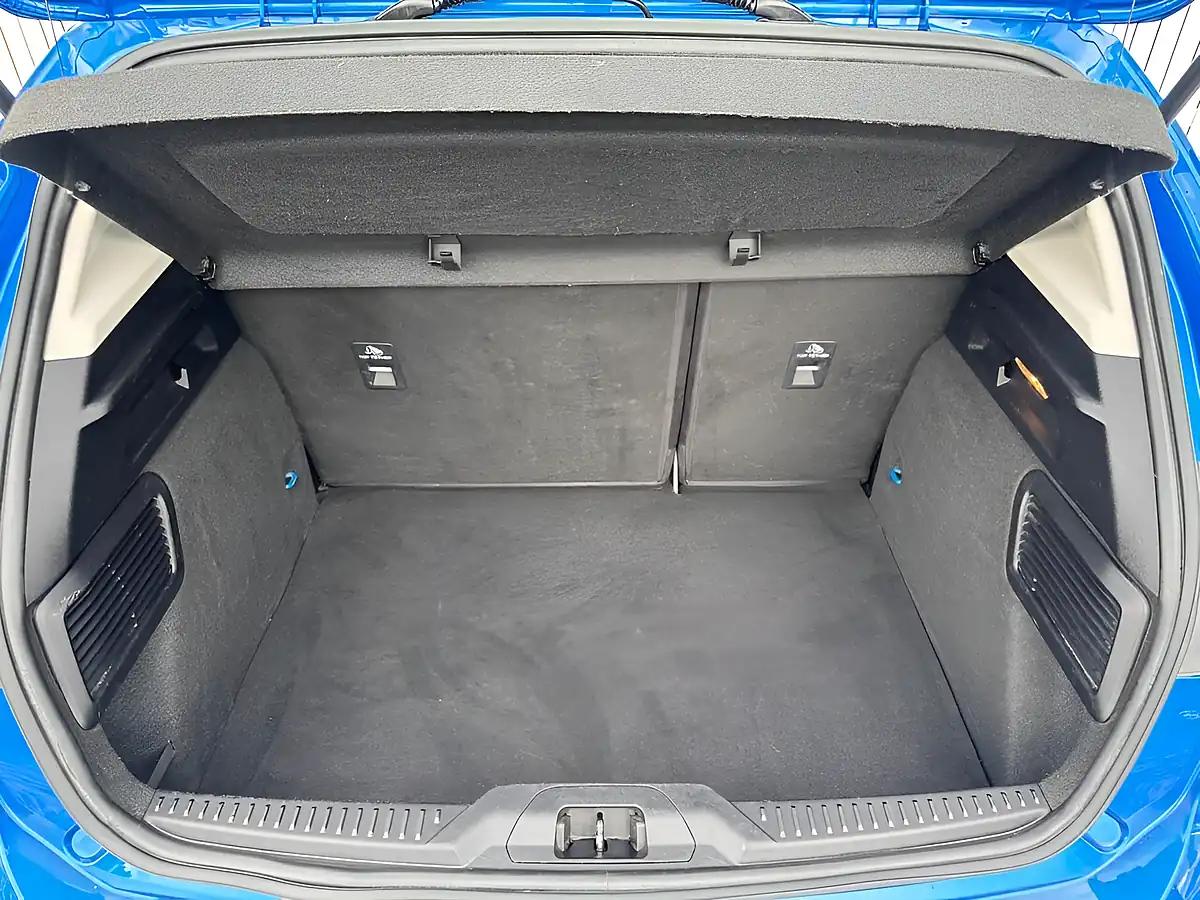 Used 2020 Ford Focus Titanium Blue - Interior and Exterior details 20