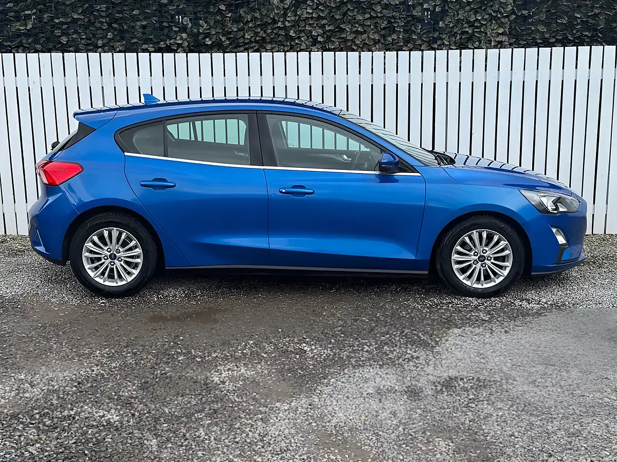 Used 2020 Ford Focus Titanium Blue - Interior and Exterior details 7