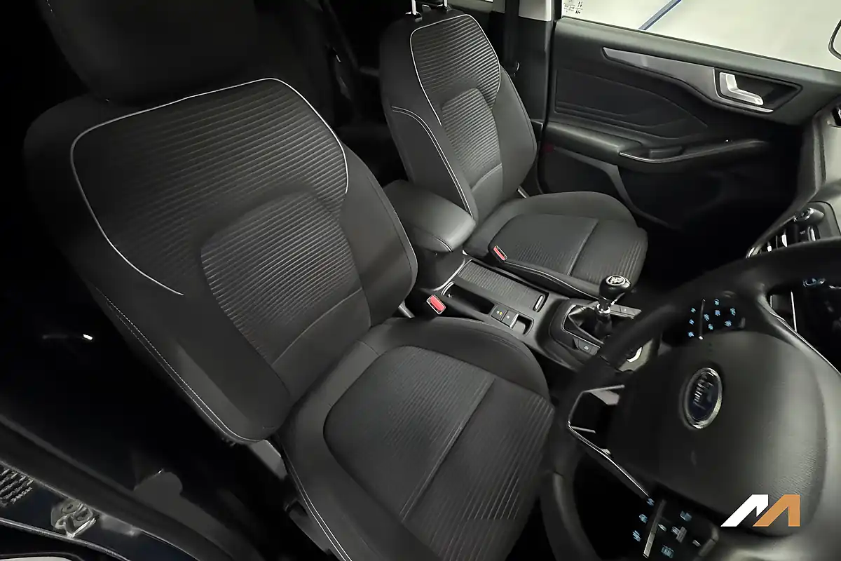 Used 2020 Ford Focus Titanium Chrome Blue - Interior and Exterior details 17