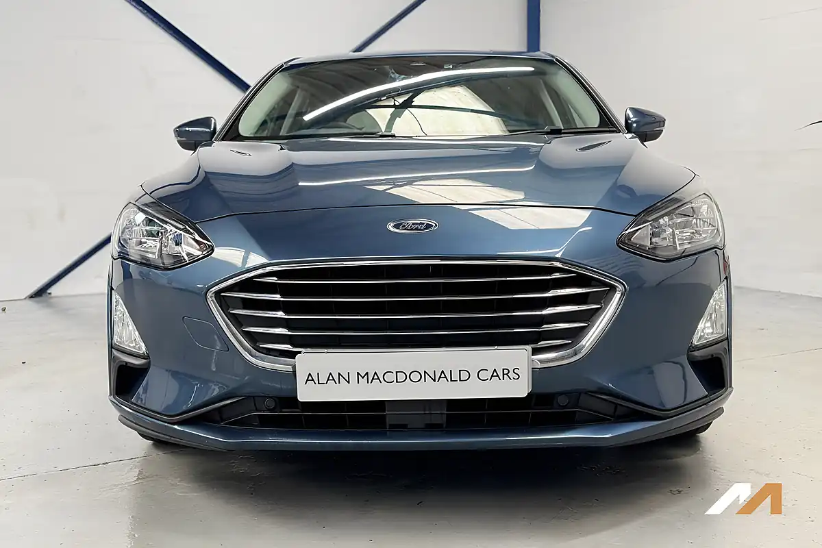 Used 2020 Ford Focus Titanium Chrome Blue - Interior and Exterior details 4