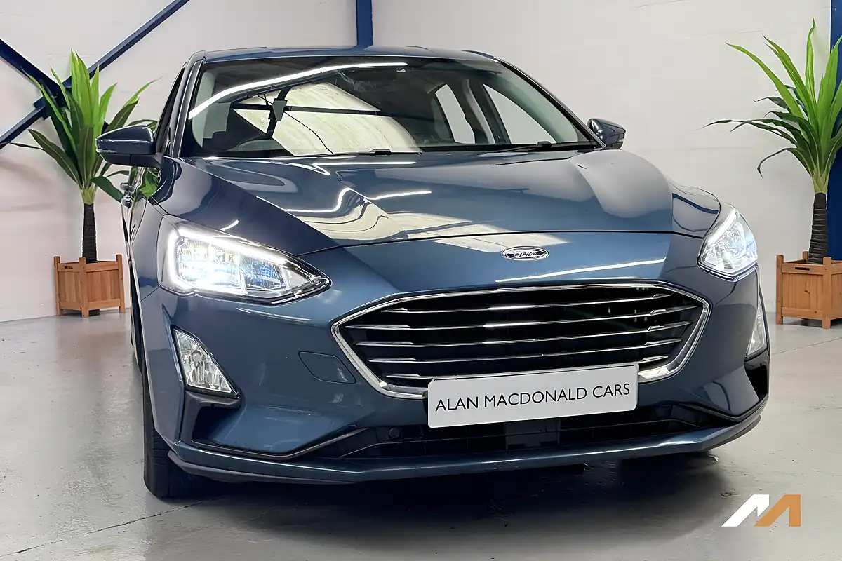 Used 2020 Ford Focus Titanium Chrome Blue - Interior and Exterior details 5