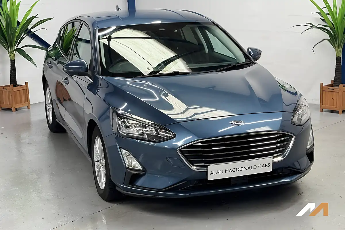 Used 2020 Ford Focus Titanium Chrome Blue - Interior and Exterior details 7