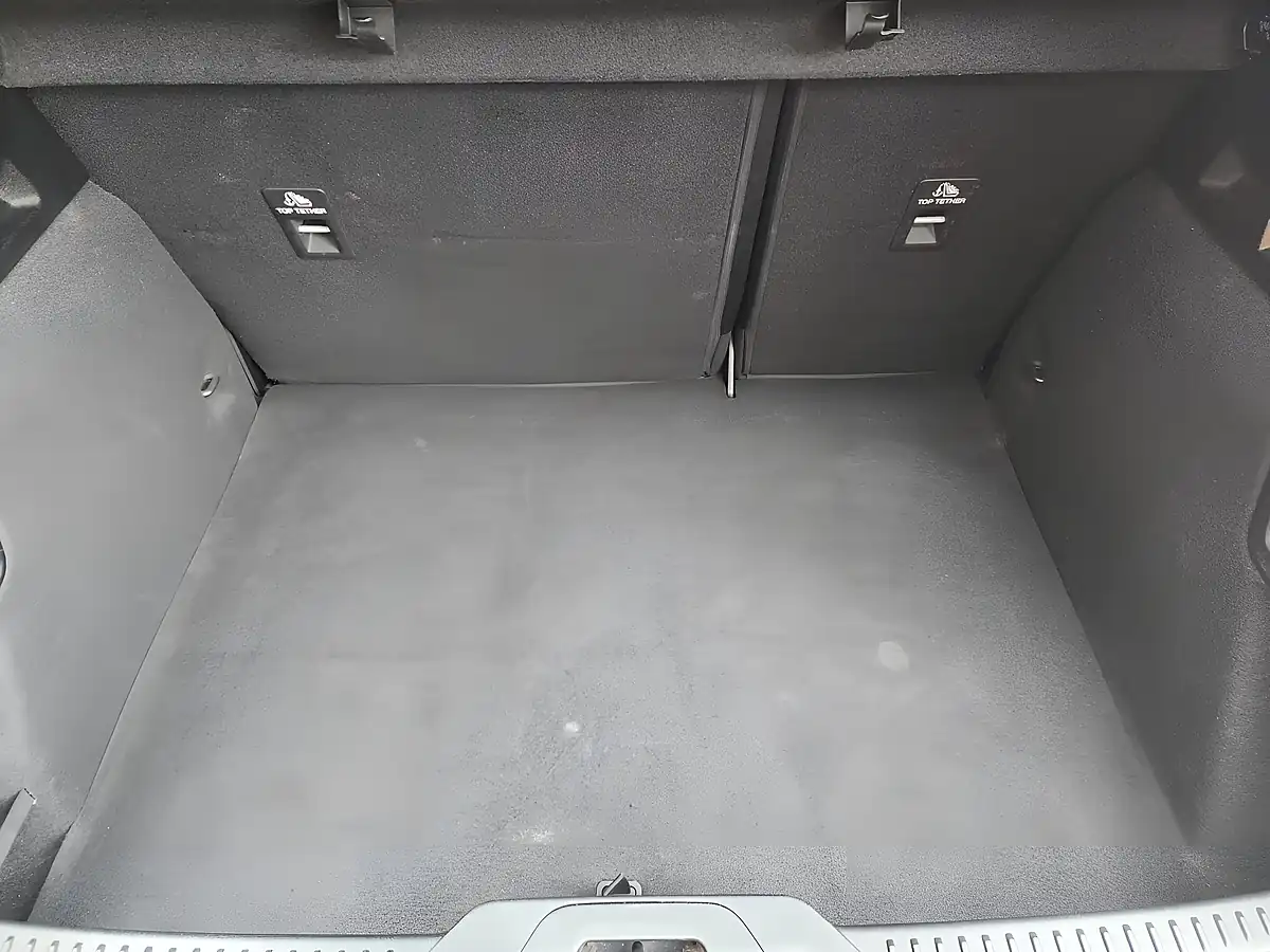 Used 2020 Ford Focus Titanium Grey - Interior and Exterior details 19
