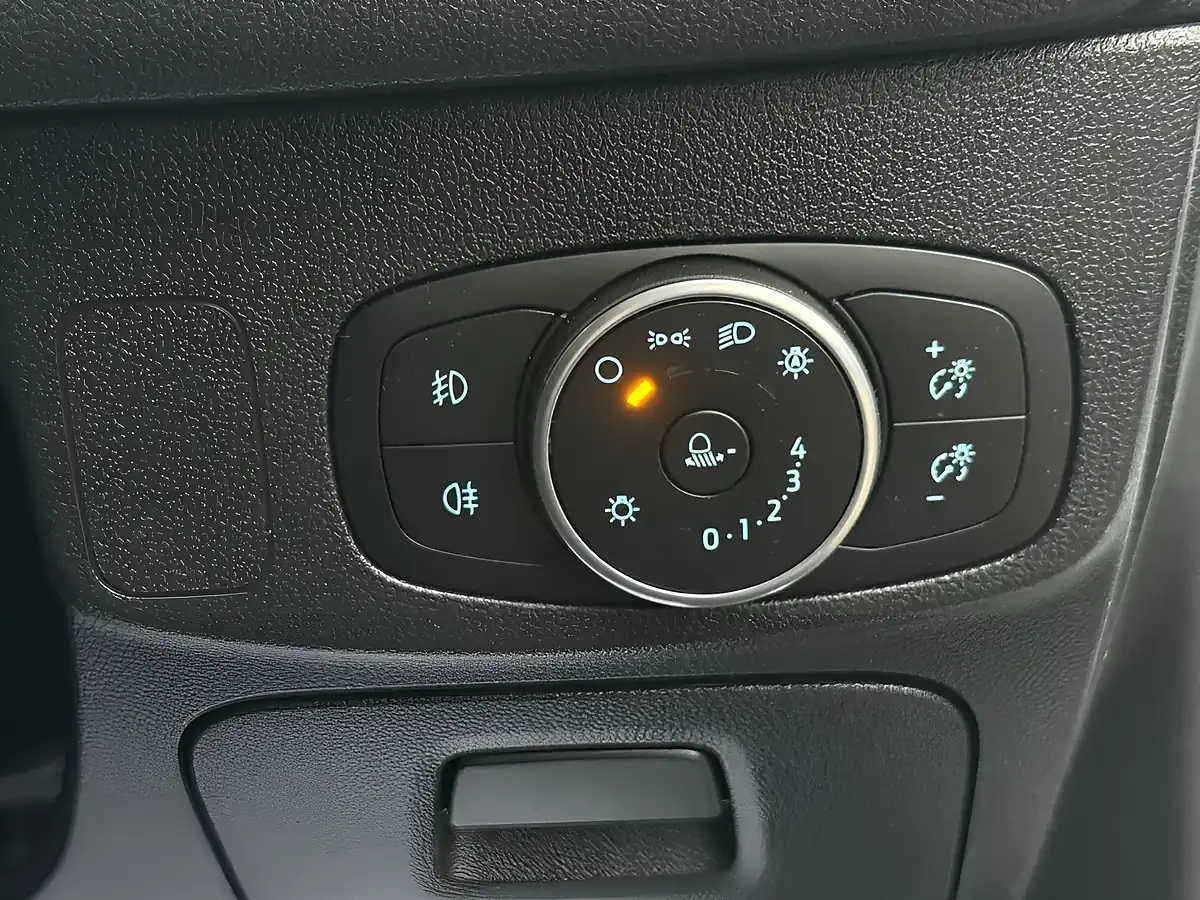 Used 2020 Ford Focus Titanium X White - Interior and Exterior details 13