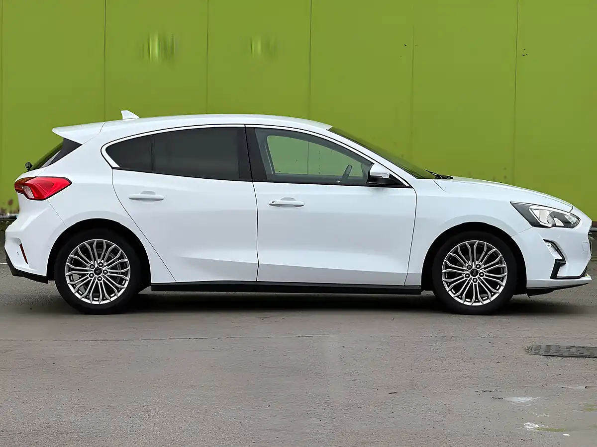 Used 2020 Ford Focus Titanium X White - Interior and Exterior details 7