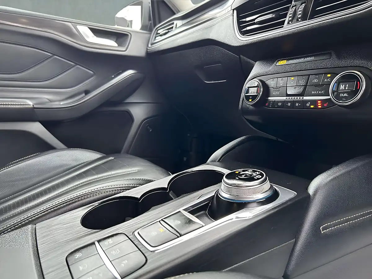 Used 2020 Ford Focus Vignale Black - Interior and Exterior details 11