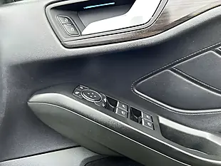 Used 2020 Ford Focus Vignale Black - Interior and Exterior details 15