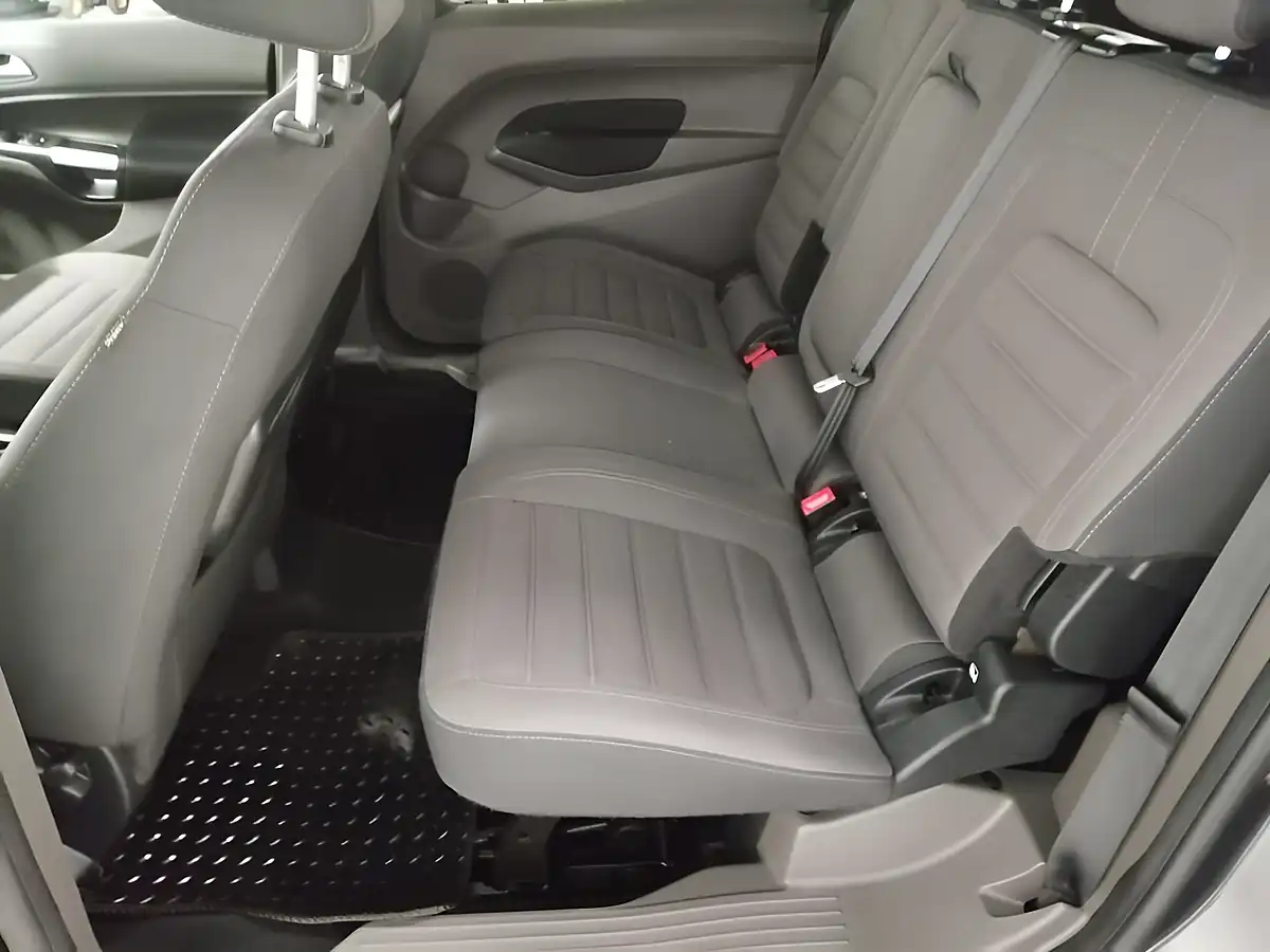 Used 2020 Ford Grand Tourneo Connect Titanium Grey - Interior and Exterior details 13