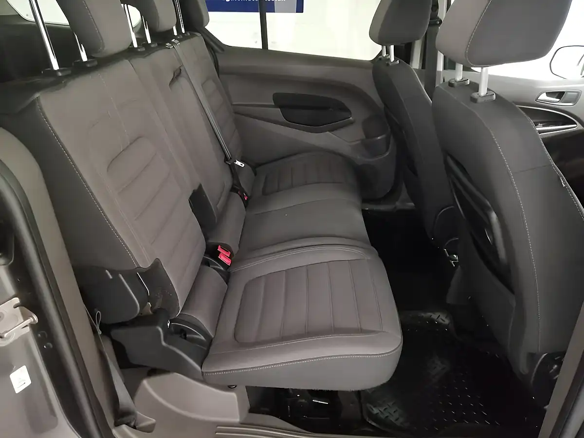 Used 2020 Ford Grand Tourneo Connect Titanium Grey - Interior and Exterior details 14