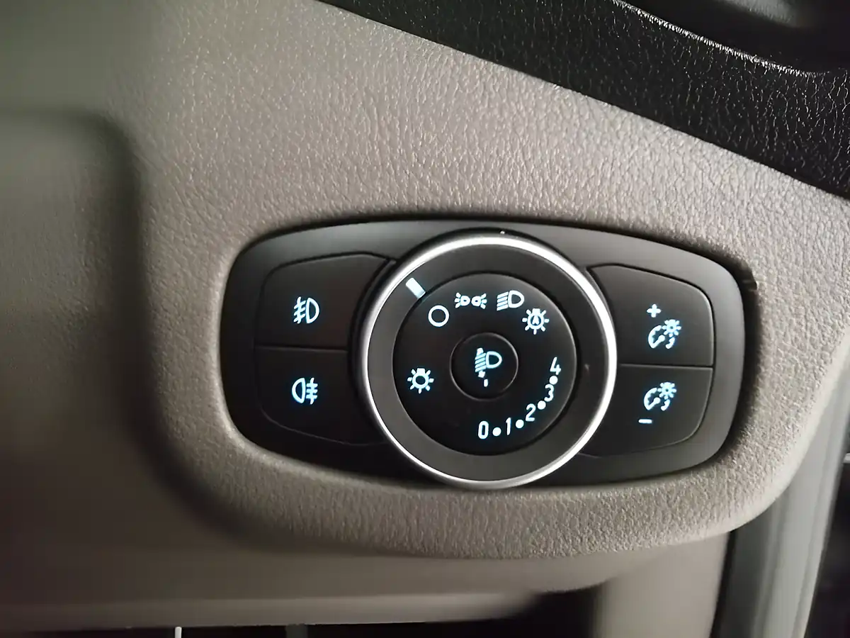Used 2020 Ford Grand Tourneo Connect Titanium Grey - Interior and Exterior details 19