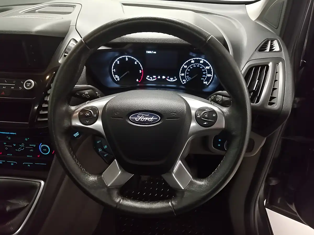Used 2020 Ford Grand Tourneo Connect Titanium Grey - Interior and Exterior details 7