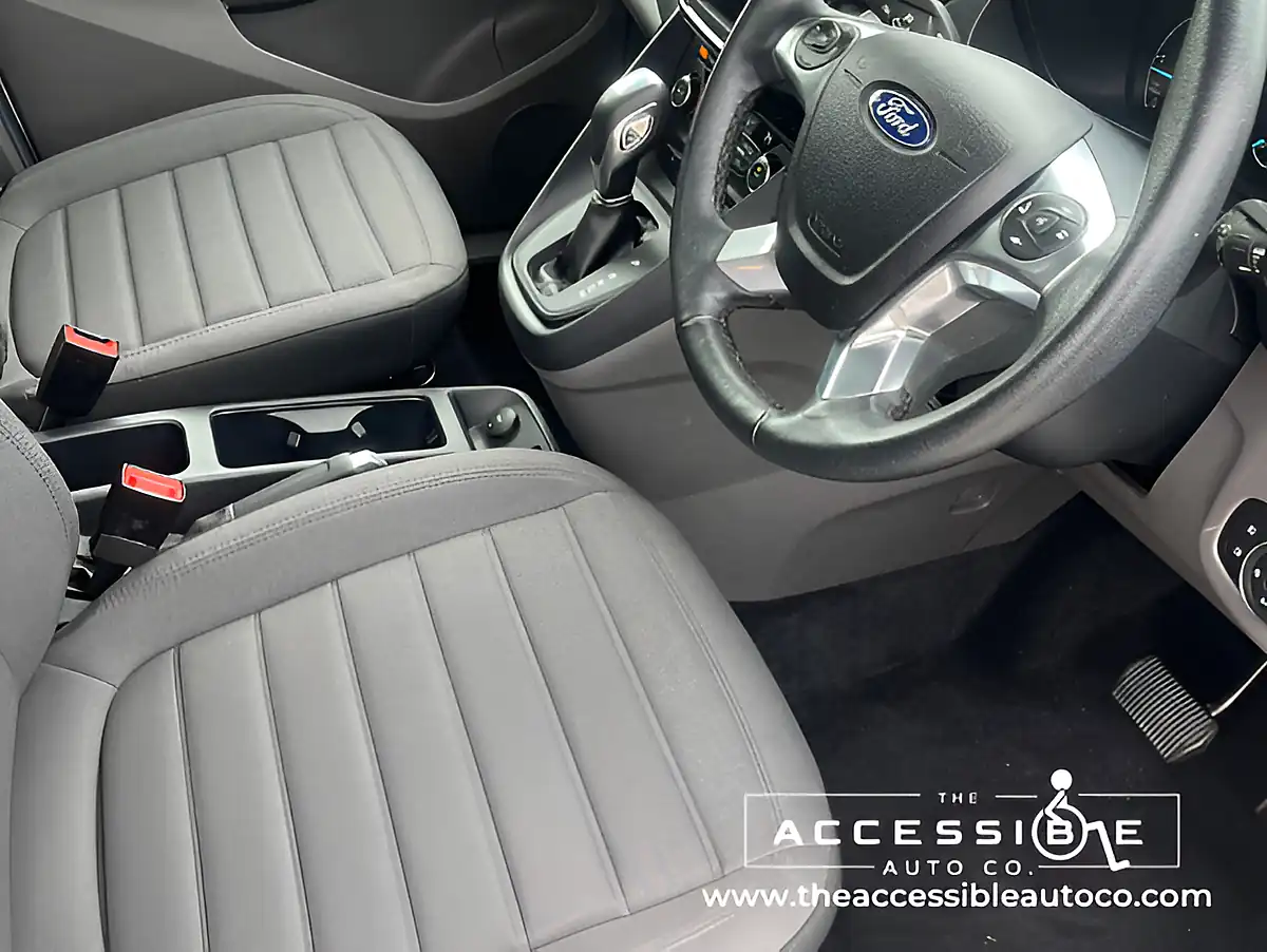 Used 2020 Ford Grand Tourneo Connect Titanium Silver - Interior and Exterior details 12