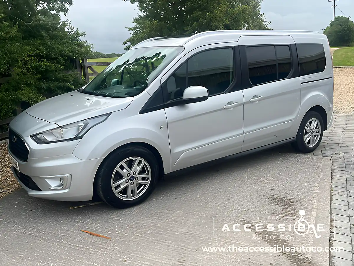 Used 2020 Ford Grand Tourneo Connect Titanium Silver - Interior and Exterior details 2