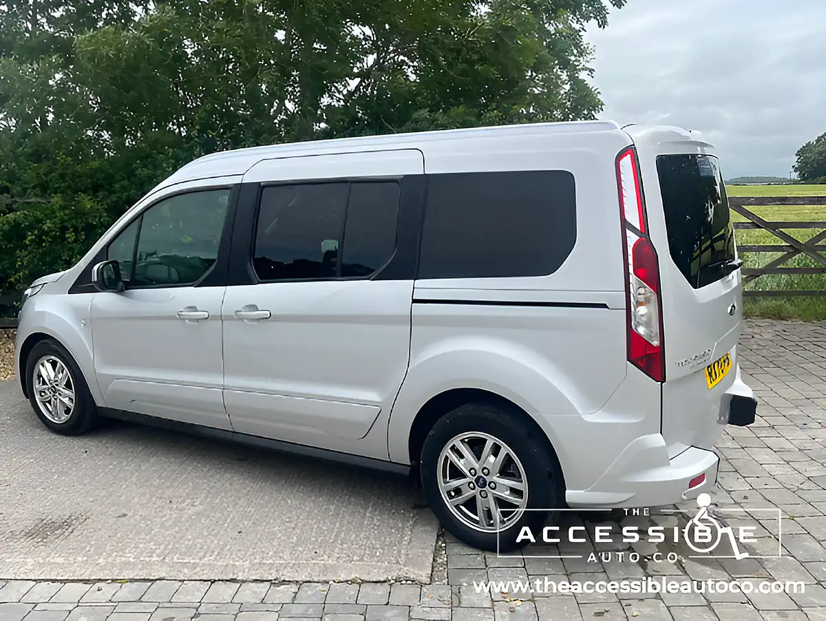 Used 2020 Ford Grand Tourneo Connect Titanium Silver - Interior and Exterior details 3
