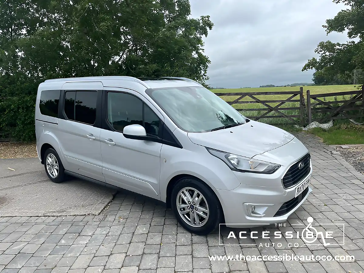 Used 2020 Ford Grand Tourneo Connect Titanium Silver - Interior and Exterior details 4