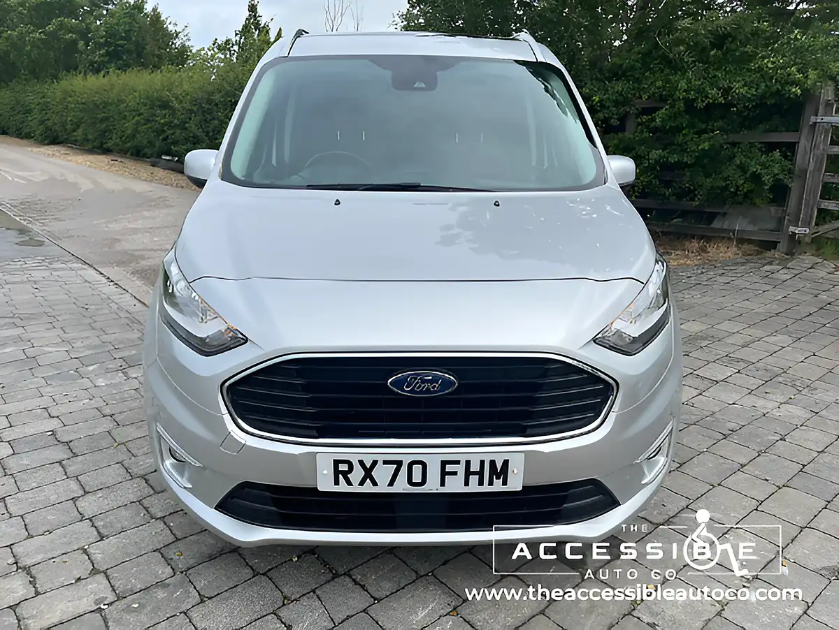 Used 2020 Ford Grand Tourneo Connect Titanium Silver - Interior and Exterior details 7