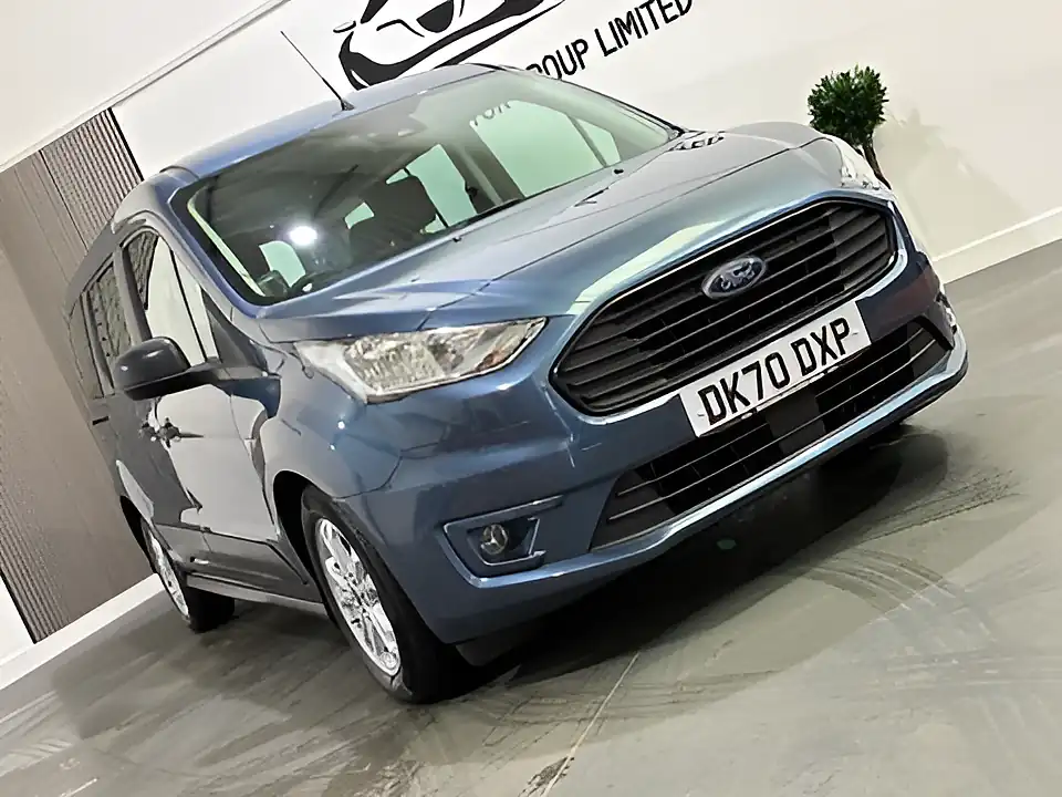 Used 2020 Ford Grand Tourneo Connect Zetec Blue - Interior and Exterior details 10