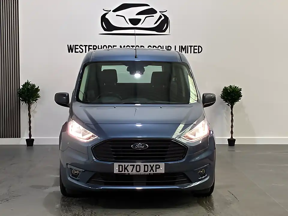 Used 2020 Ford Grand Tourneo Connect Zetec Blue - Interior and Exterior details 13