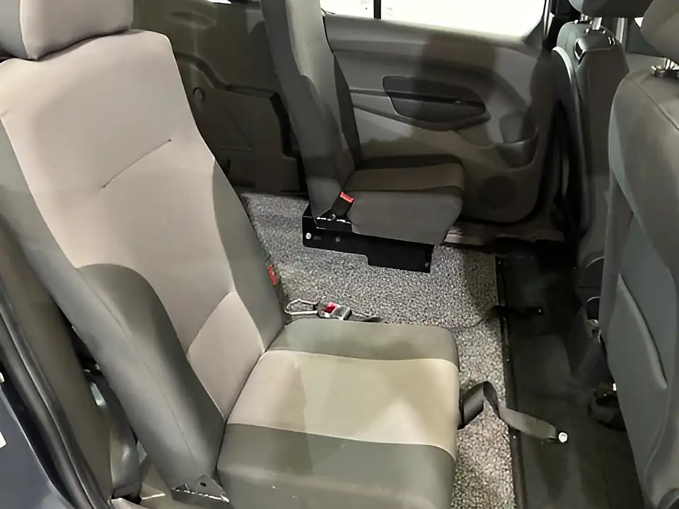 Used 2020 Ford Grand Tourneo Connect Zetec Blue - Interior and Exterior details 19