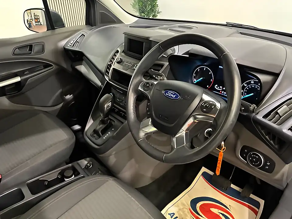 Used 2020 Ford Grand Tourneo Connect Zetec Blue - Interior and Exterior details 3