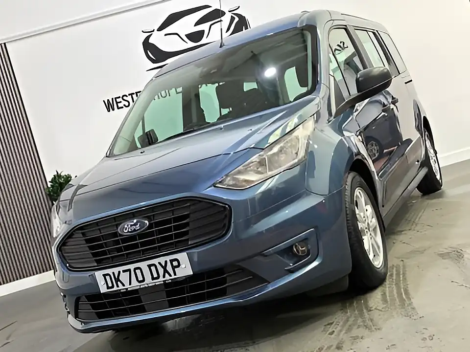 Used 2020 Ford Grand Tourneo Connect Zetec Blue - Interior and Exterior details 8