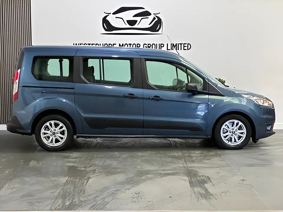 Used 2020 Ford Grand Tourneo Connect Zetec Blue - Interior and Exterior details 9
