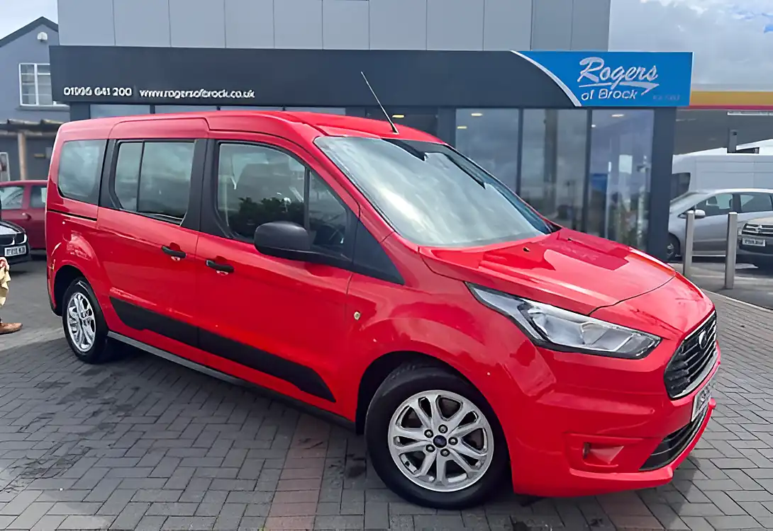 Used 2020 Ford Grand Tourneo Connect Zetec Race Red - Front View