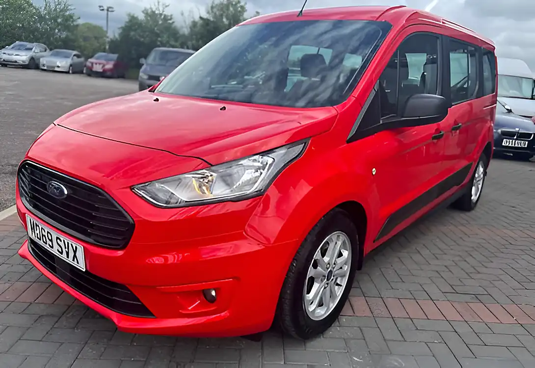 Used 2020 Ford Grand Tourneo Connect Zetec Race Red - Interior and Exterior details 10