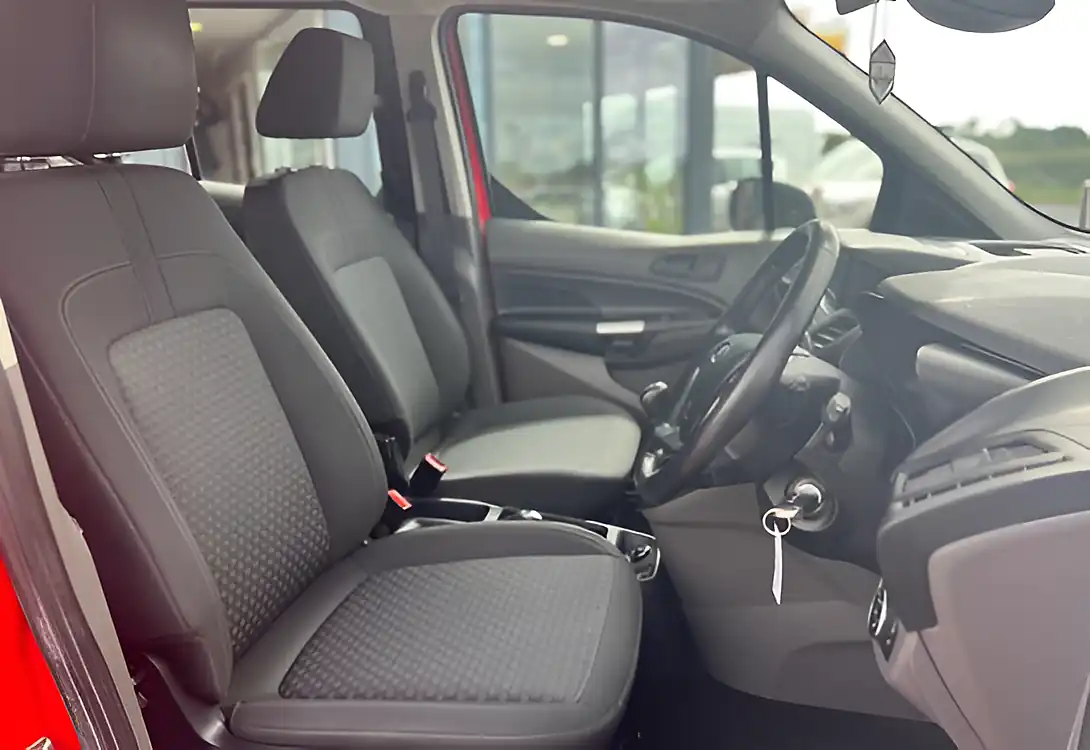 Used 2020 Ford Grand Tourneo Connect Zetec Race Red - Interior and Exterior details 16