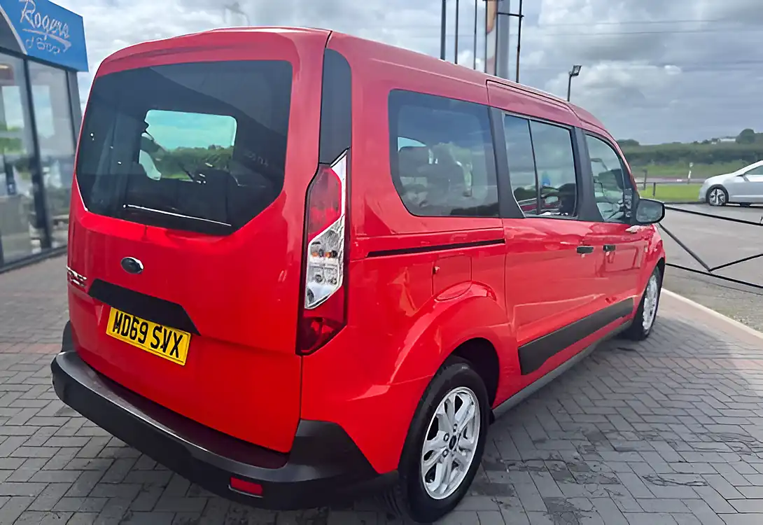 Used 2020 Ford Grand Tourneo Connect Zetec Race Red - Interior and Exterior details 6