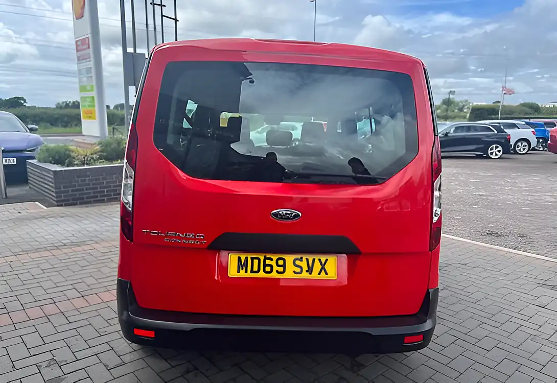 Used 2020 Ford Grand Tourneo Connect Zetec Race Red - Interior and Exterior details 7