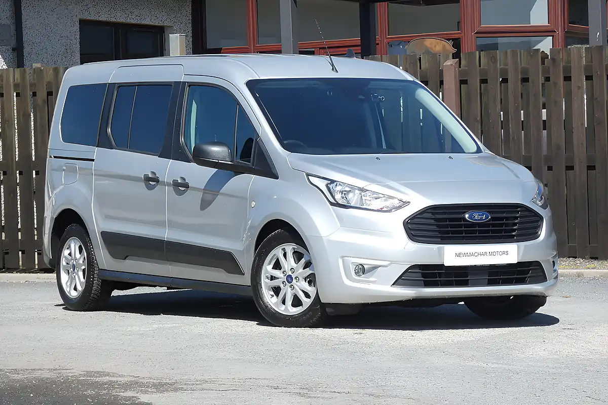 Used 2020 Ford Grand Tourneo Connect Zetec Silver - Front View