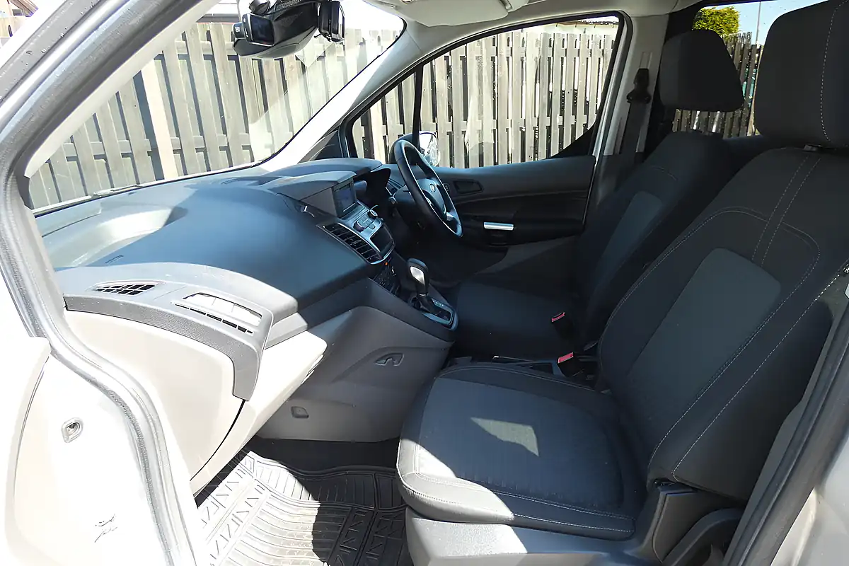 Used 2020 Ford Grand Tourneo Connect Zetec Silver - Interior and Exterior details 11