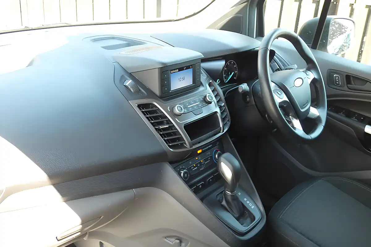 Used 2020 Ford Grand Tourneo Connect Zetec Silver - Interior and Exterior details 12