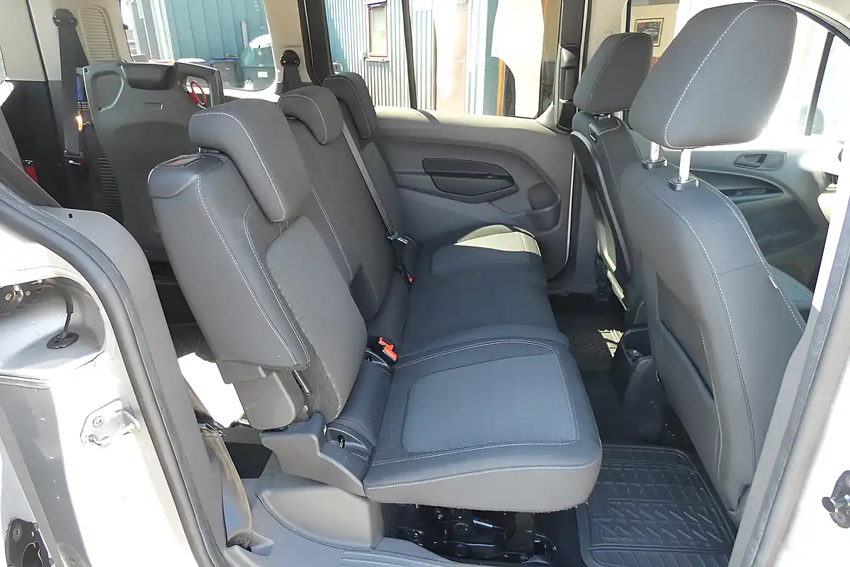 Used 2020 Ford Grand Tourneo Connect Zetec Silver - Interior and Exterior details 14