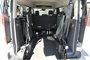 Used 2020 Ford Grand Tourneo Connect Zetec Silver - Interior and Exterior details 15
