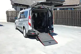 Used 2020 Ford Grand Tourneo Connect Zetec Silver - Interior and Exterior details 6