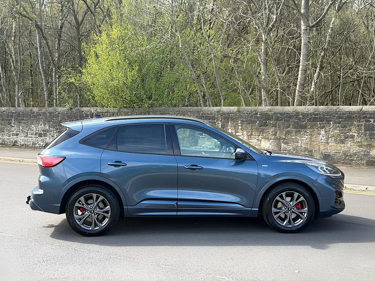 Used 2020 Ford Kuga ST-Line First Edition Blue - Interior and Exterior details 7