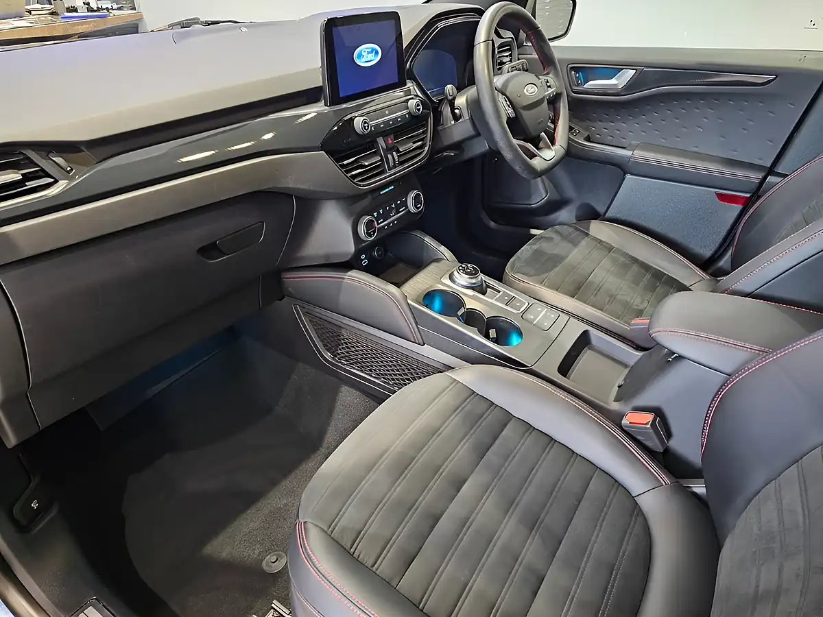Used 2020 Ford Kuga ST-Line First Edition Blue - Interior and Exterior details 12