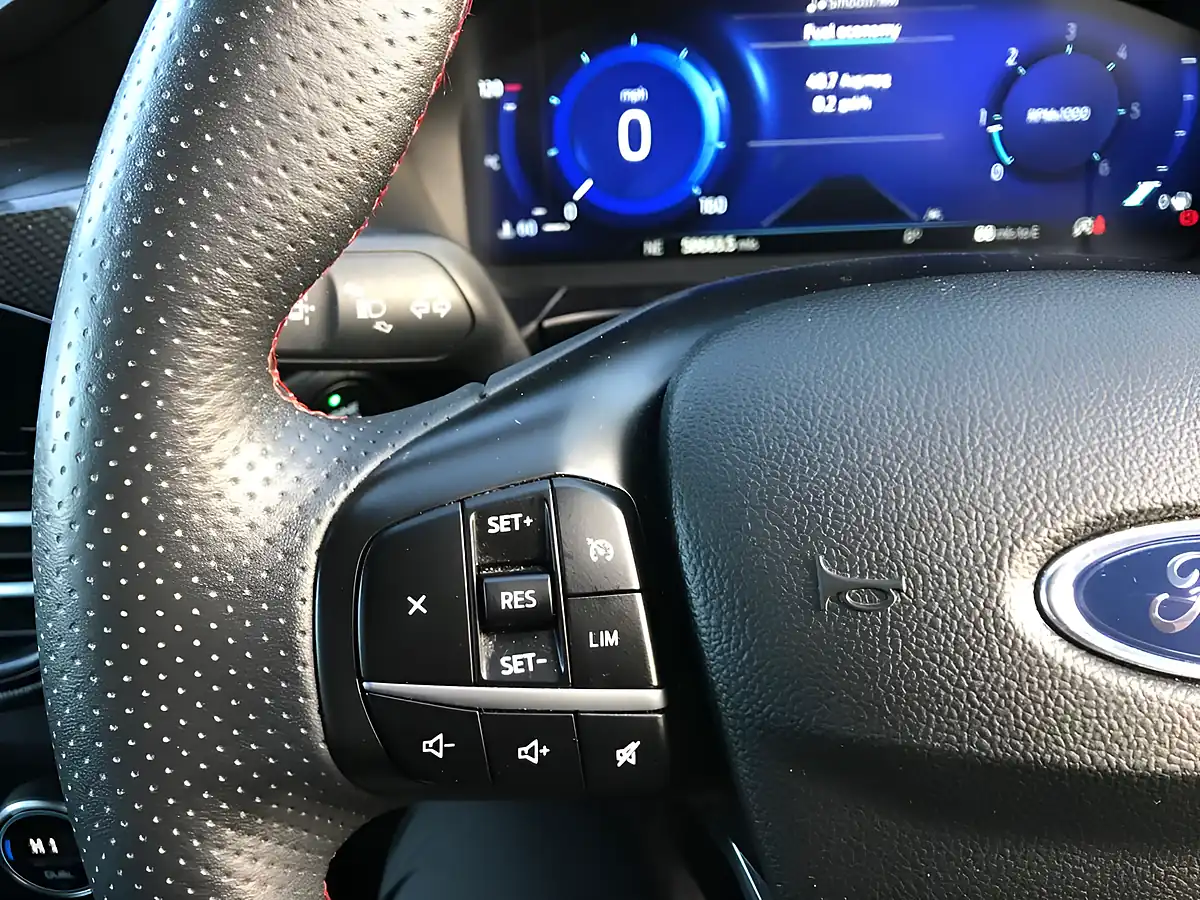 Used 2020 Ford Kuga ST-Line Magnetic Grey - Interior and Exterior details 15