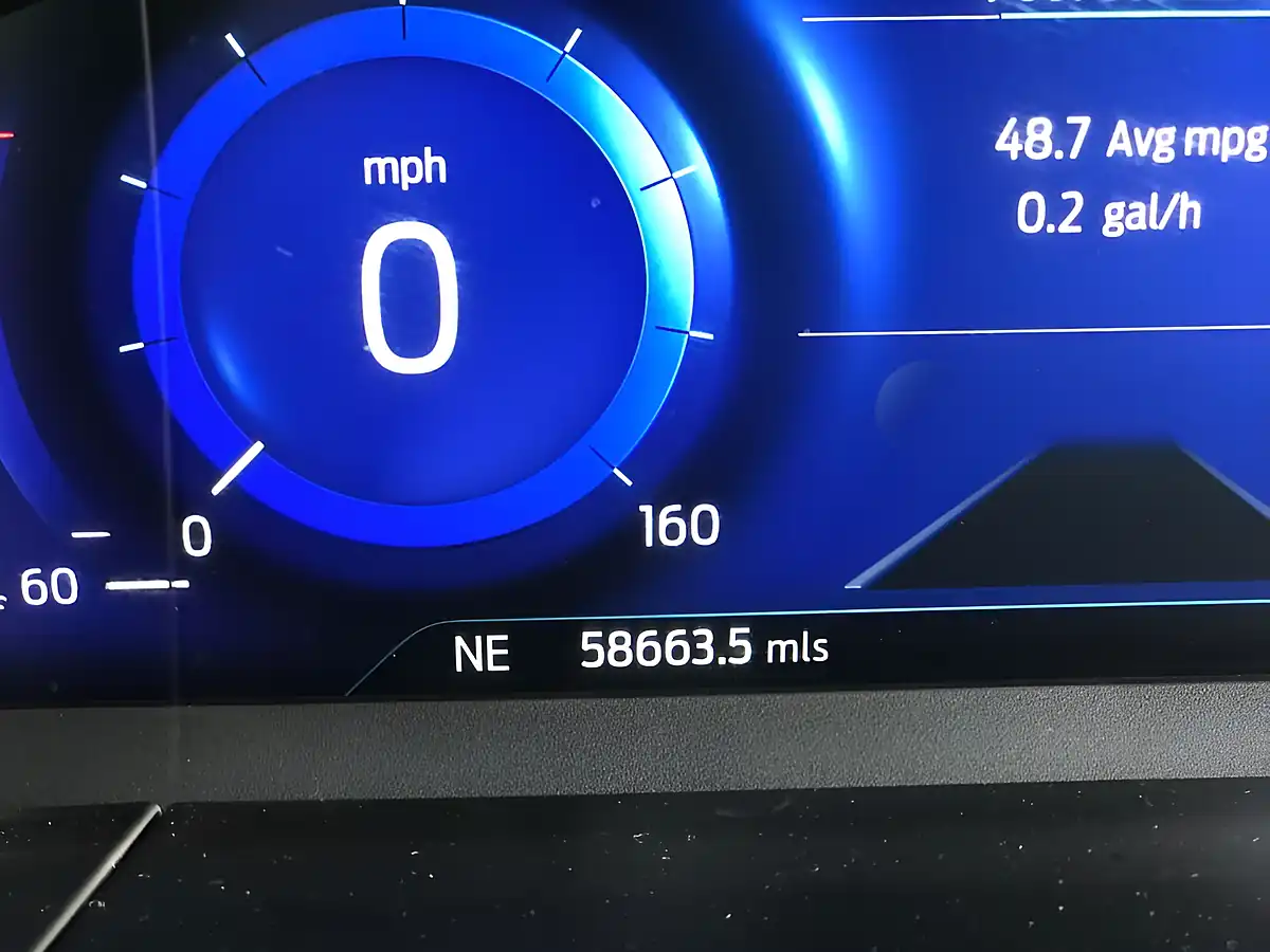 Used 2020 Ford Kuga ST-Line Magnetic Grey - Interior and Exterior details 18
