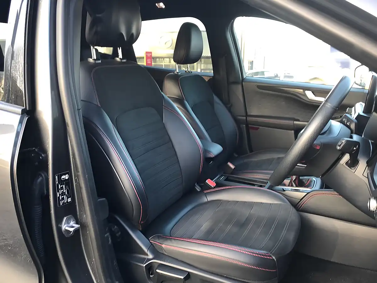 Used 2020 Ford Kuga ST-Line Magnetic Grey - Interior and Exterior details 3