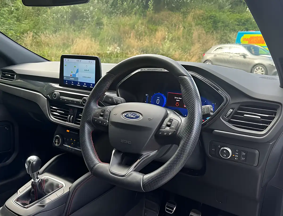 Used 2020 Ford Kuga ST-Line X Frozen White - Interior and Exterior details 11