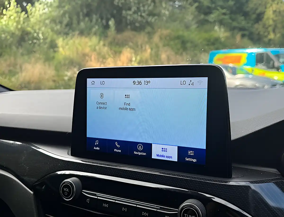 Used 2020 Ford Kuga ST-Line X Frozen White - Interior and Exterior details 13