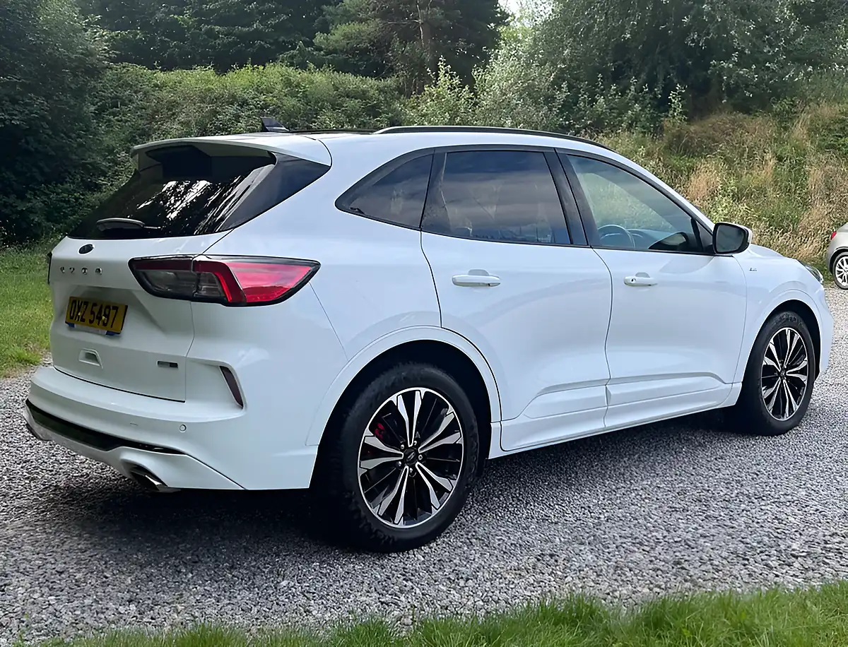 Used 2020 Ford Kuga ST-Line X Frozen White - Interior and Exterior details 3