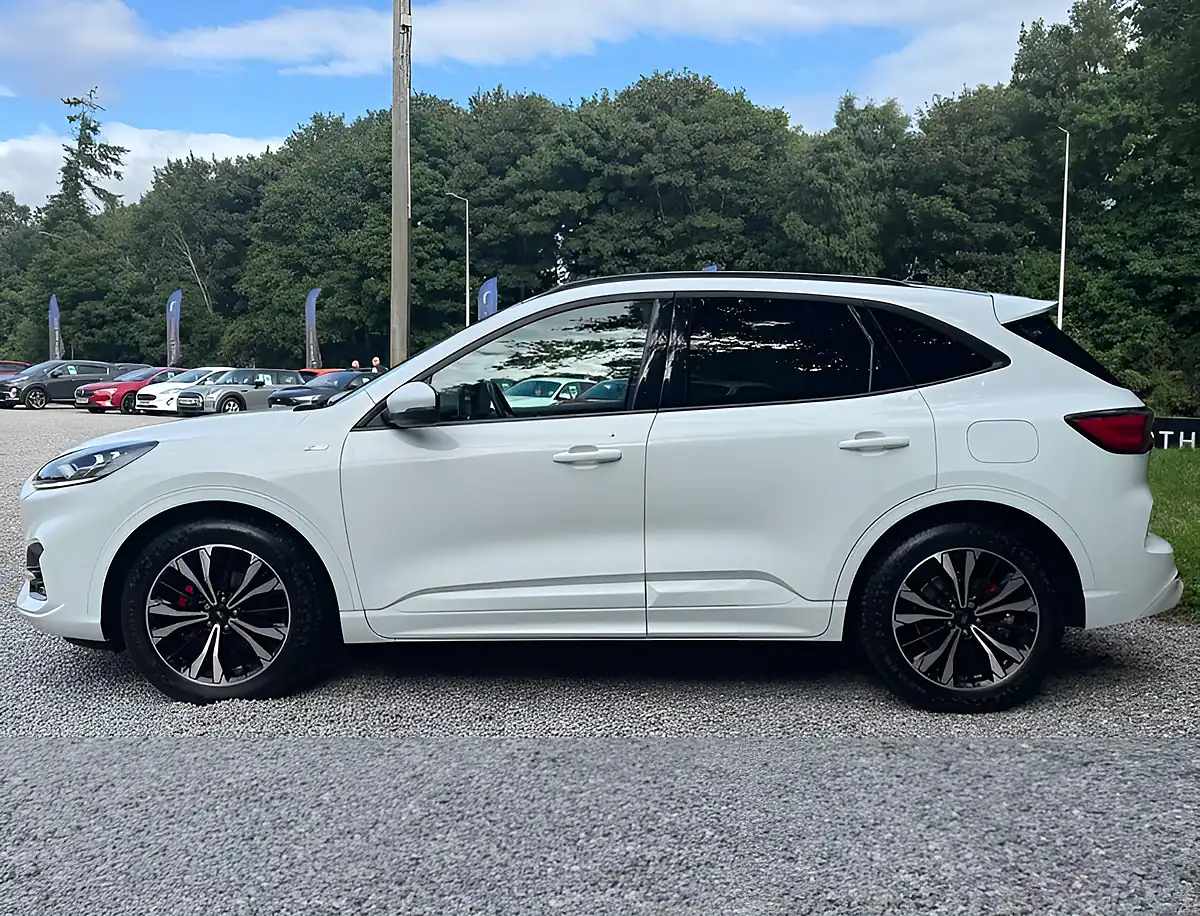 Used 2020 Ford Kuga ST-Line X Frozen White - Interior and Exterior details 6