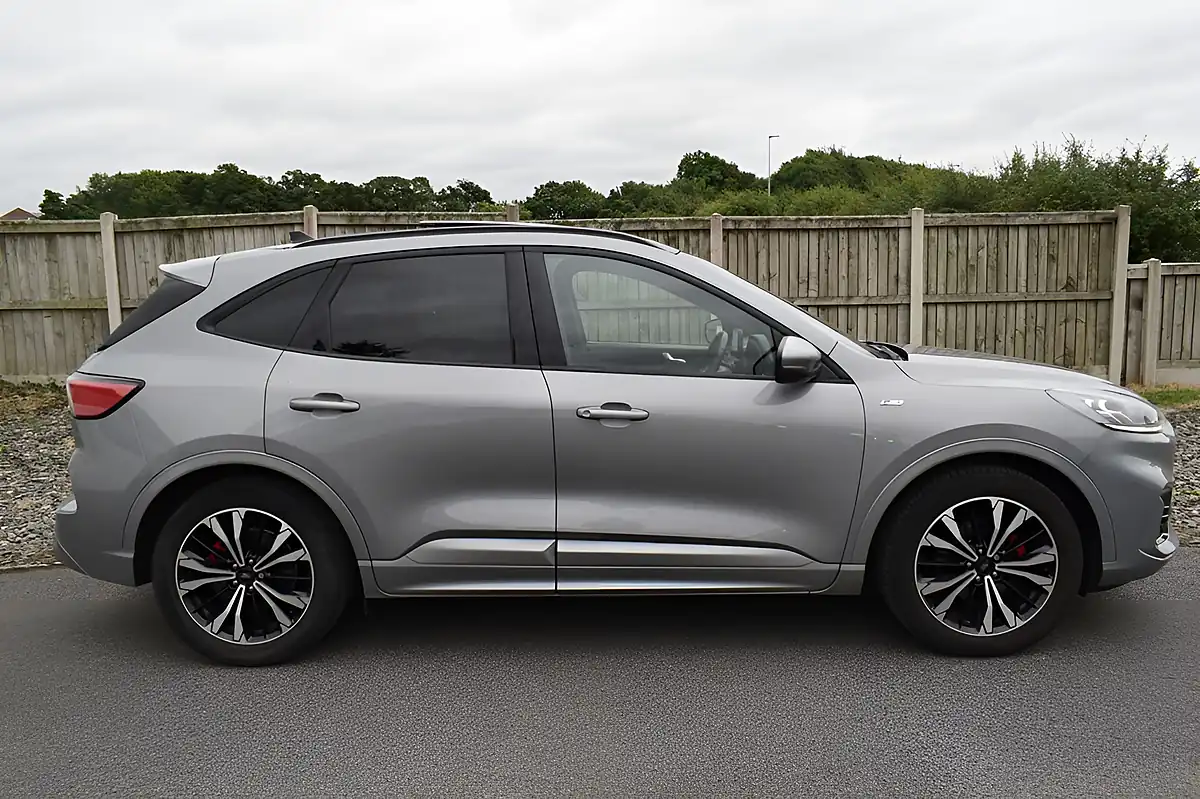 Used 2020 Ford Kuga ST-Line X Silver - Interior and Exterior details 10