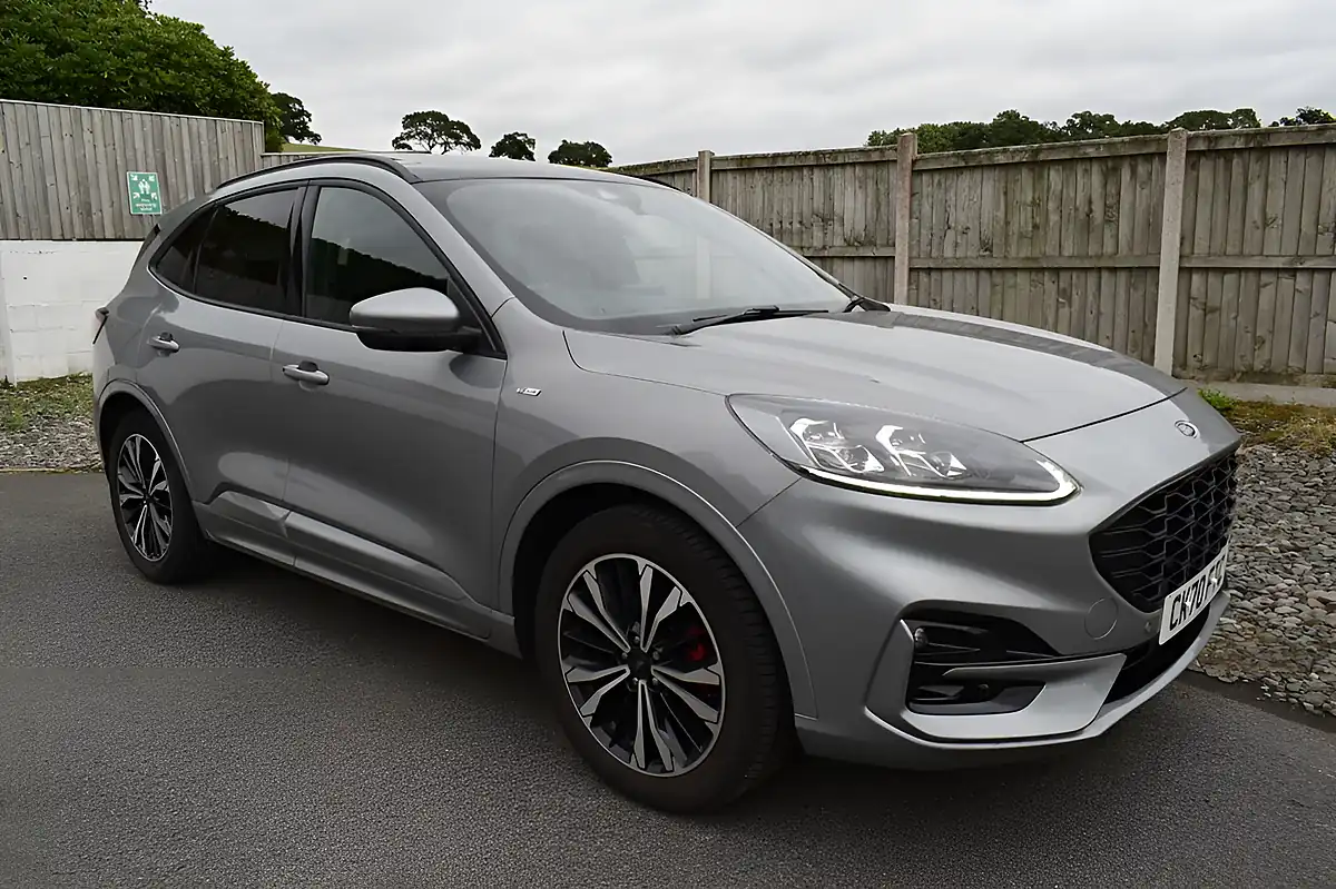 Used 2020 Ford Kuga ST-Line X Silver - Interior and Exterior details 11