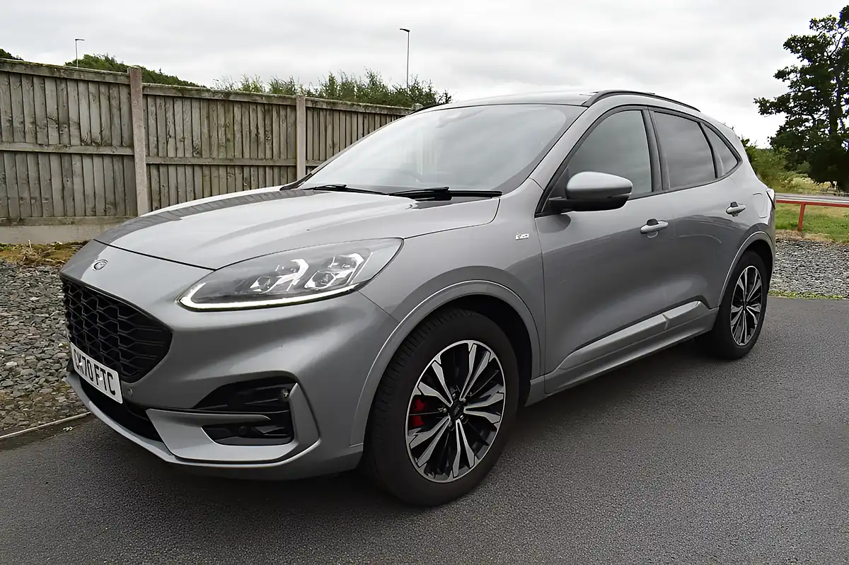 Used 2020 Ford Kuga ST-Line X Silver - Interior and Exterior details 13